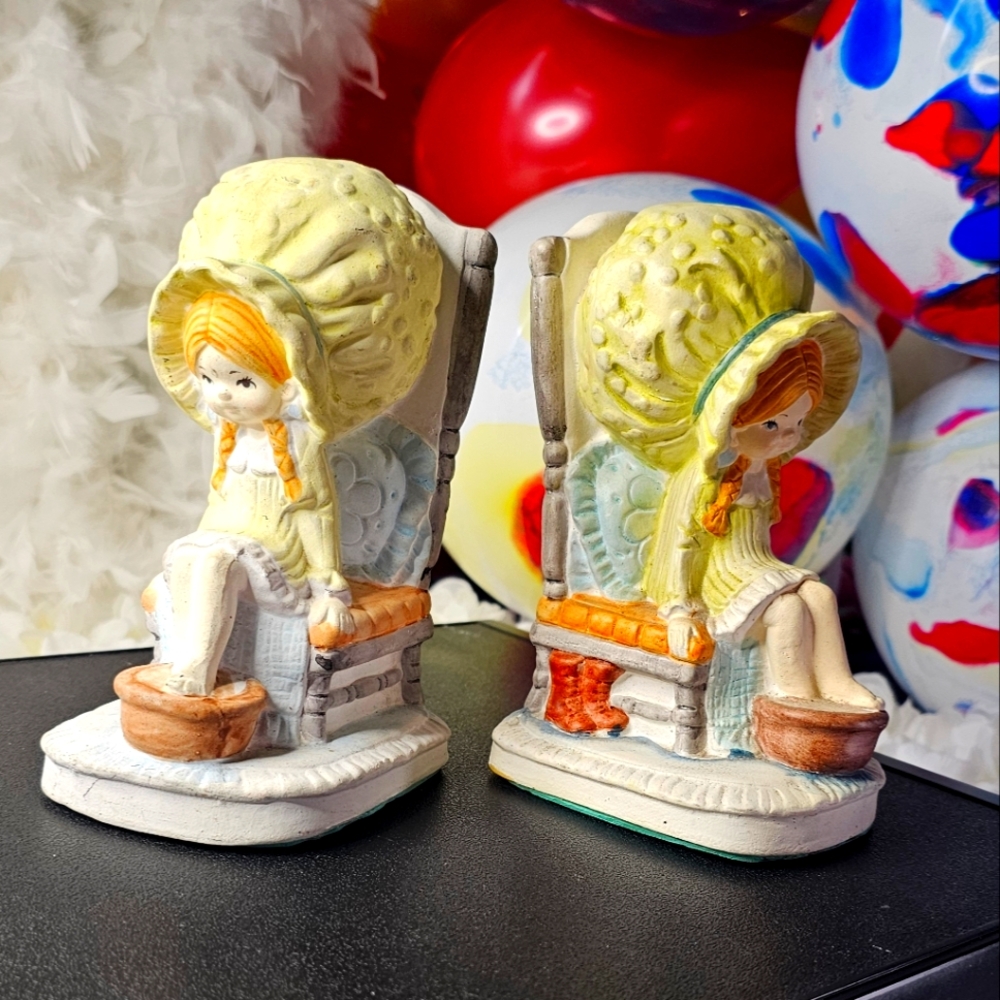 Vintage 1972 Holiday Fair N.Y.C Pair Little Girls Book Ends